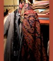 1109 - Scialle Kashmir, stola in velluto di seta, giacca cappotto e antica collana tibetana