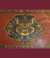1198 - Antico baule tibetano con iconografia del drago garuda, misure cm L130 x A74 x P41